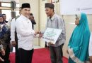 Wagub Banten A Dimyati Natakusumah Salurkan Bantuan RLHB dan Biaya Pendidikan BAZNAS Provinsi Banten