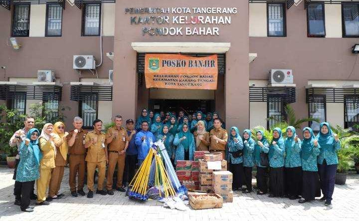 TP PKK Kota Tangerang Salurkan Bantuan Logistik bagi Warga Terdampak Banjir Di Tiga Titik Lokasi