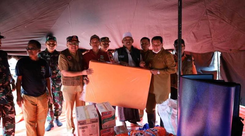 Bupati Tangerang Tinjau Banjir Di Desa Cirumpak Kronjo