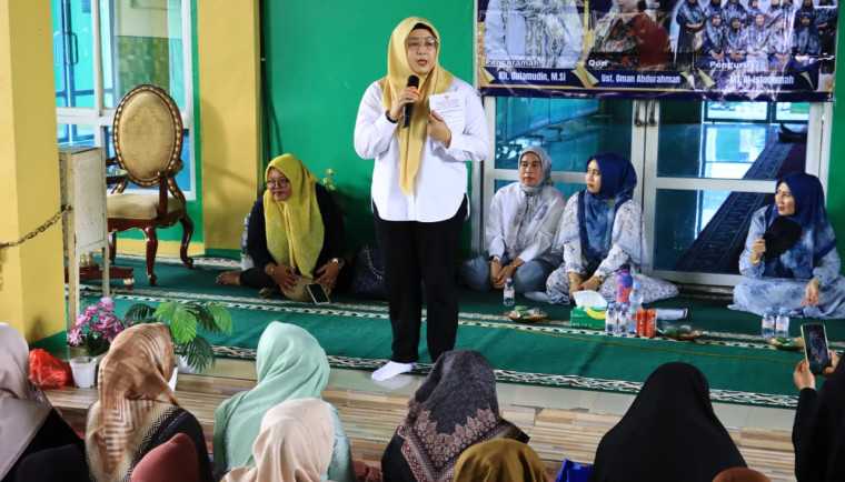 Peringatan Isra Mi’raj di Majelis Taklim Al Istiqomah, Wabup Intan: Momentum Perkuat Salat dan Ukhuwah Umat