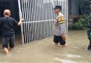Hujan Picu Sungai Cikambui Meluap Rendam Ratusan Rumah di BNL, Kapolsek Cikande Berikan Bantuan