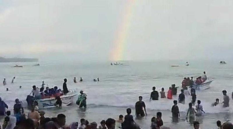 Pantai Carita Dipadati Wisatawan Saat Libur Lebaran, Akses Jalan Lancar