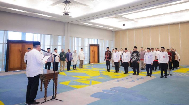 Lantik 6 Pejabat Baru, Wali Kota Tangsel Tekankan Integritas dan Tingkatkan Pelayanan