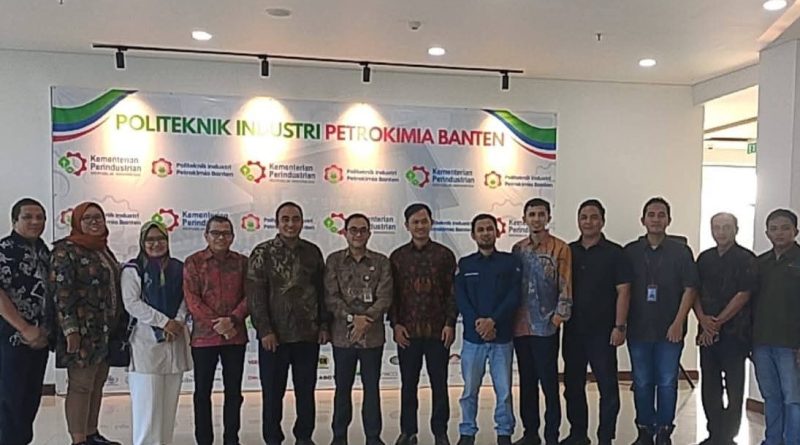 DISPERINDAG PROVINSI BANTEN PERKUAT SINERGI PENGEMBANGAN SDM INDUSTRI MELALUI KOLABORASI DENGAN POLITEKNIK INDUSTRI PETROKIMIA BANTEN