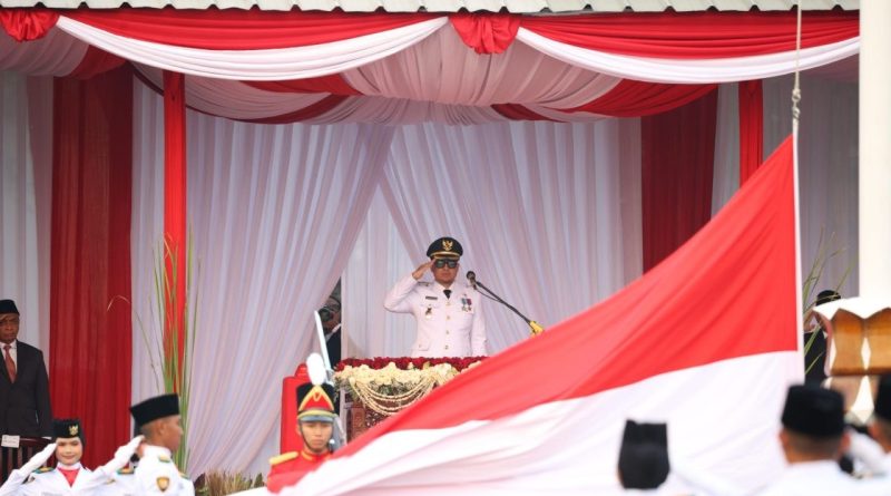 Upacara Penurunan Bendera Tutup Rangkaian HUT Ke-81 RI di Tangerang Selatan