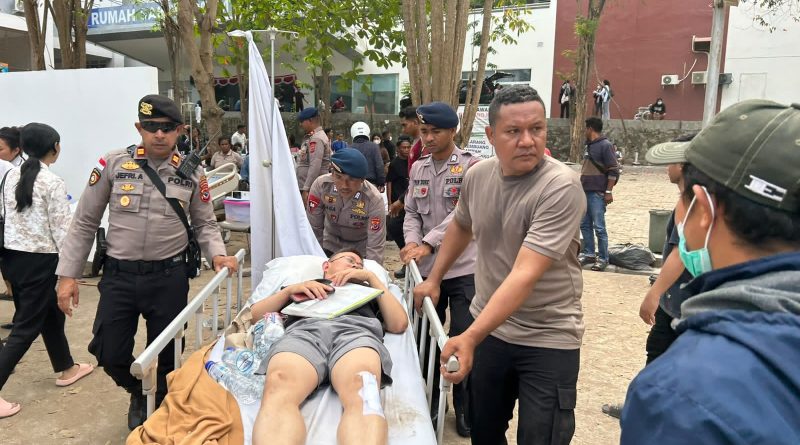 Gempa Guncang Manggarai Barat NTT, Brimob Polri Evakuasi WNA Terluka ke RS Siloam